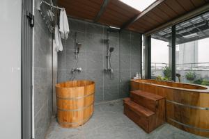 H Vista - The Zen Suites Hanoi