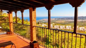 Villa Clara beautiful villa, heated pool, 10 min beach by Rentasunnyplace