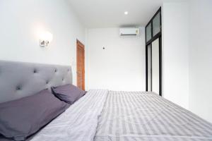 Lovely OPTIC apartments on Bang Tao Beach