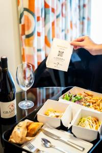 Le 7 Eiffel Hotel by Malone