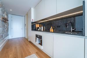 Nomads Lux - 1BD The Comfort Square in Porto