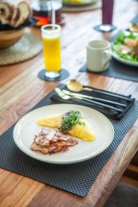 Luxury 6BR villa Berawa beach