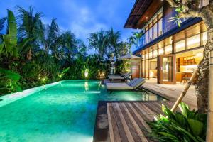 Luxury 6BR villa Berawa beach