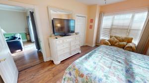 Magnolia Pointe Luster Leaf 4886-101