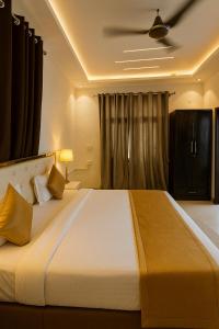 The Elegance - #big swimming pool #luxury rooms #gardens #playing zone #away from city hustle