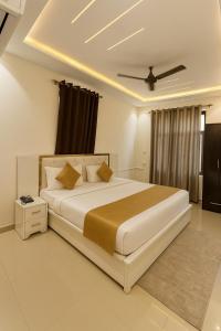 The Elegance - #big swimming pool #luxury rooms #gardens #playing zone #away from city hustle