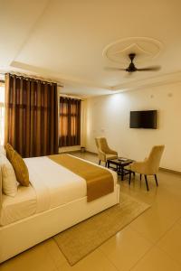 The Elegance - #big swimming pool #luxury rooms #gardens #playing zone #away from city hustle