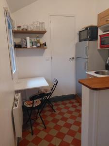 Studio épicéa avec jardin et stationnement dans charmante propriété proche gare