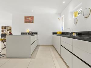 Appt 4 étoiles -2 chambres - Piscine - wifi - clim