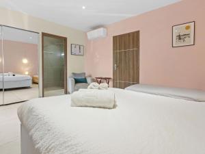 Appt 4 étoiles -2 chambres - Piscine - wifi - clim