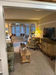 Charming Secluded Cottage with Fairy Tale Woodlands in Vermonts Green Mountains