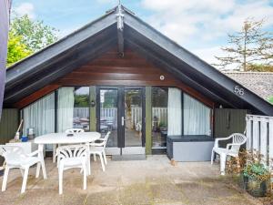 8 person holiday home in Løgstør-By Traum