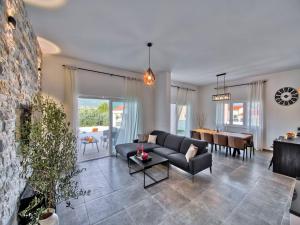 Villa in Pridraga with Pool near the Sea