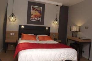 Hotels Logis Grand Hotel Des Bains : Chambre Double