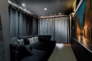 The Black Box-Wyndale Signature Stays