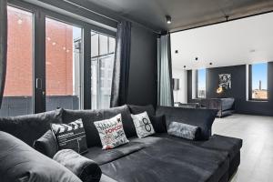 The Black Box-Wyndale Signature Stays