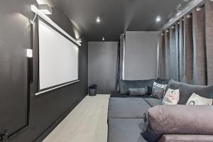 The Black Box-Wyndale Signature Stays