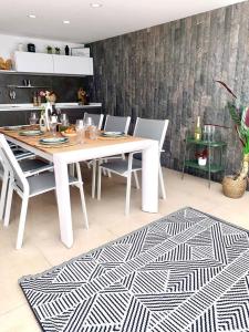 Villa de lujo con piscina y vistas impresionantes