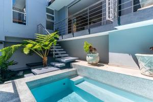 Houghton Villa Camps Bay - 5 min walk to beach