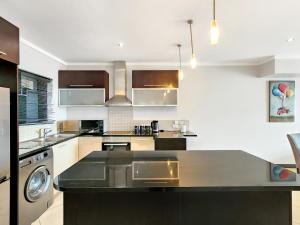 906 Icon Luxury Apartments