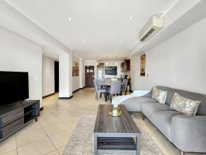 906 Icon Luxury Apartments