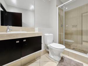 906 Icon Luxury Apartments