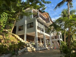 Crane Island Seafront Villa