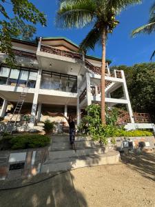 Crane Island Seafront Villa