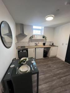 Modern City Studio Heart of Wolverhampton Appt 5