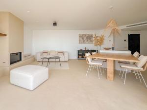 La Villa Pura Vida San Diego - Luxury Villa with Wonderful Sea View - Direct walking access to beach! 5 min from Sotogrande