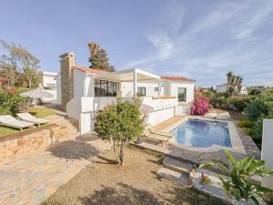 La Villa Pura Vida San Diego - Luxury Villa with Wonderful Sea View - Direct walking access to beach! 5 min from Sotogrande