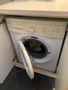 Taksimde 2 yatak odalı daire, güvenlik, havuz, spa, otopark