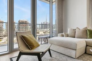 Luxurious 3BR with Burj Khalifa and Canal View
