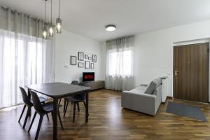 Modern Apartment - Free Parking & Private Entry