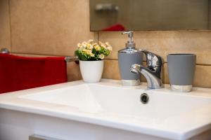 302 PONDEROSA Amazing location