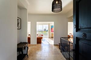 Large villa near beach, sea view, islands & bay of Cannes, 7 bedrooms