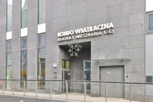 Grochowska 207 Rondo Wiatraczna by PerfectApart