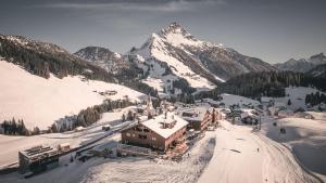 AlpenParks Hotel & Apartment Arlberg Warth mit Pool