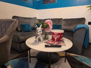 Tudors eSuites - Anderton - Spacious Apartments in Quiet Area #3n5A