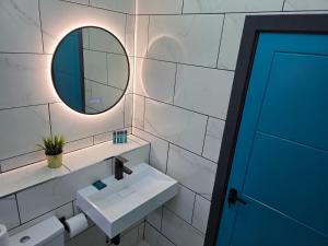 Tudors eSuites - Anderton - Spacious Apartments in Quiet Area #3n5A