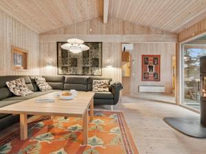 Holiday Home Tjegge - 500m from the sea by Interhome