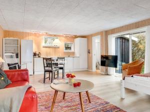Holiday Home Tekla - 75m from the sea by Interhome