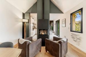 Les Marquises large renovated house with garden