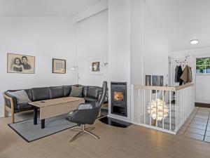 Apartment Albine - 500m from the sea by Interhome