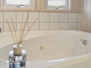 Holiday Home Gyda - 840m from the sea by Interhome