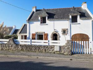 Holiday Home Kergroix by Interhome