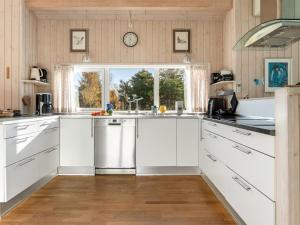 Holiday Home Tjorven - 400m from the sea by Interhome