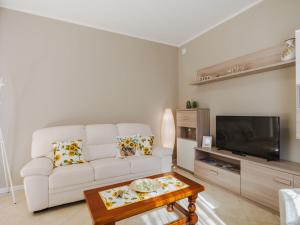 Apartment Sunflower piano terra by Interhome