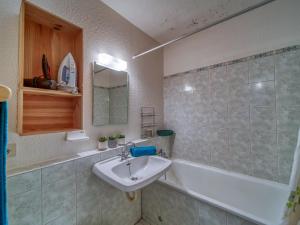 Studio Vostok Zodiaque-45 by Interhome