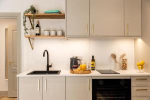 Apartment Three Pelican House